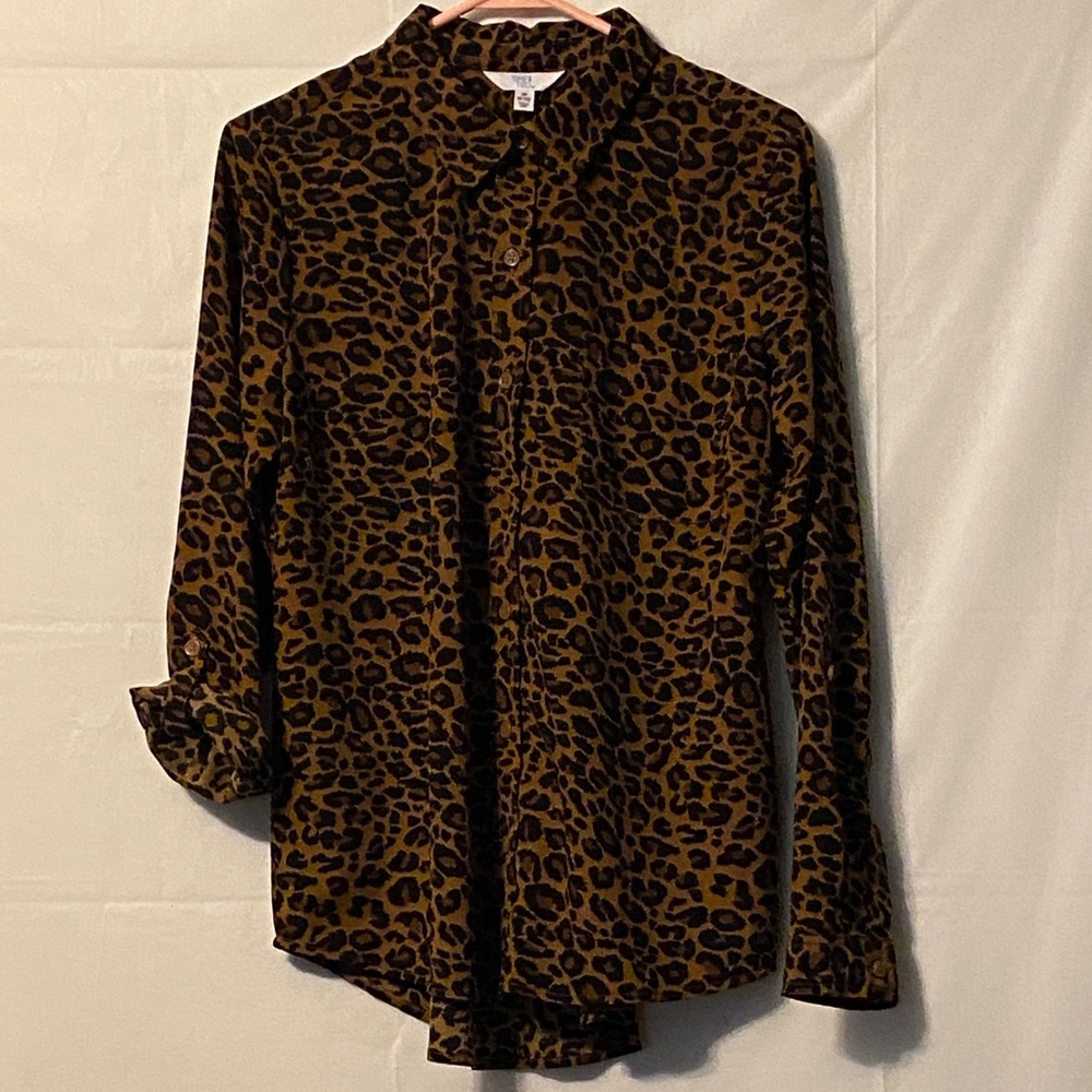 Time And Tru long sleeve blouse. Brown & Black animal print. No ironing needed.